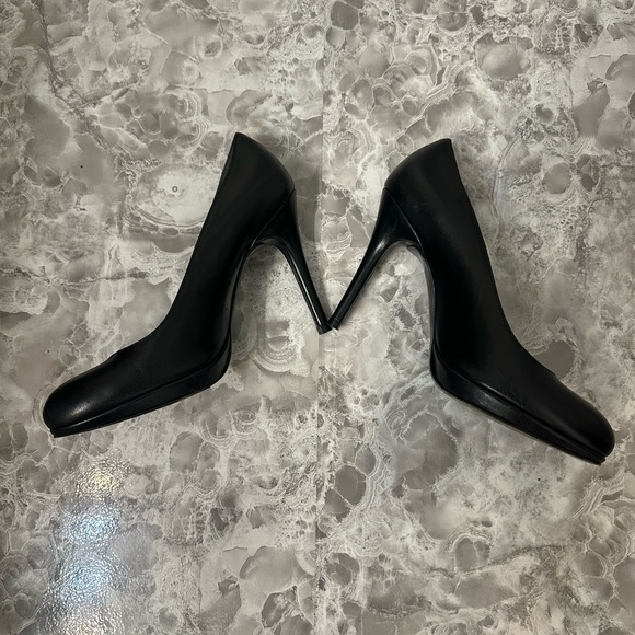 STUART WEITZMAN BLACK NAPPA STILTS CLOSED TOE PUMPS ~ WOMENS US SIZE: 7 M - Picture 4 of 7